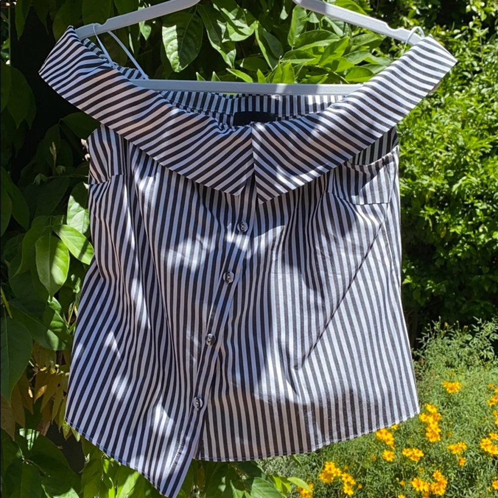 Intermix Blouse - Picture 2 of 6